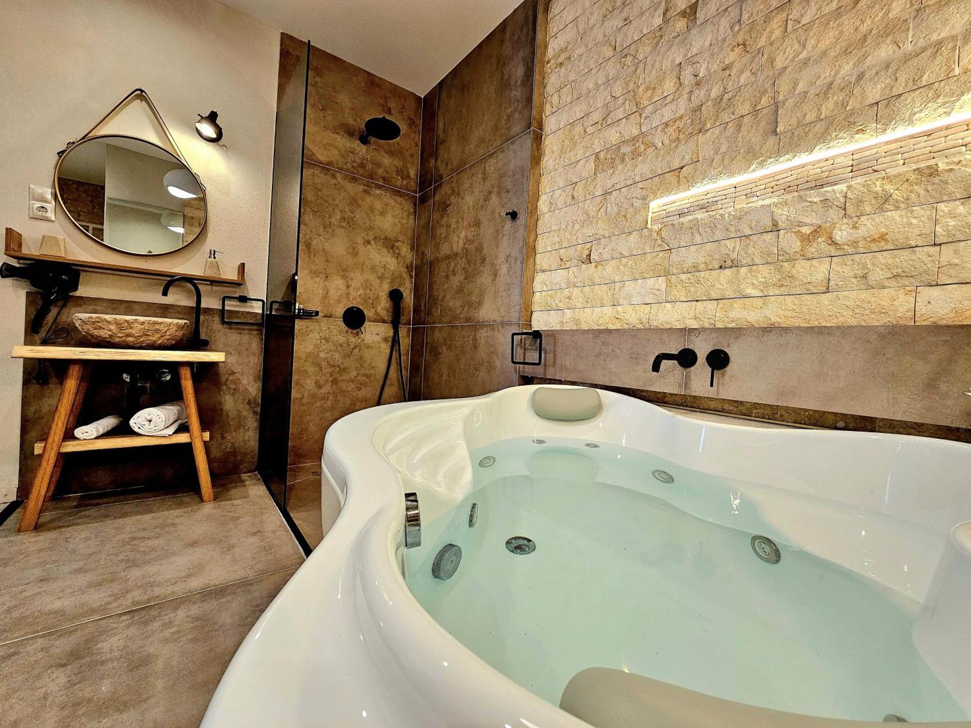 Golden City Center Suites Rhodes City Extérieur photo